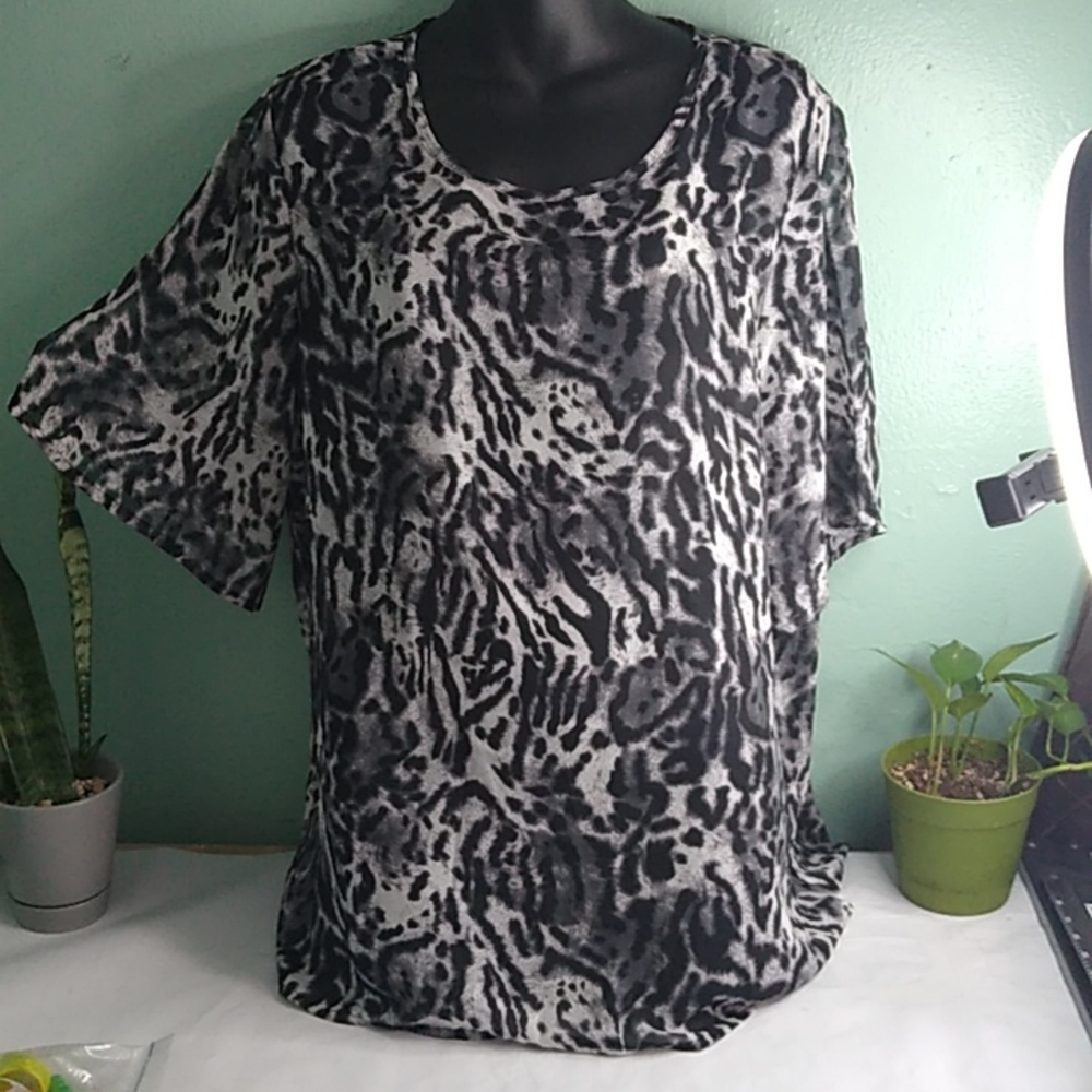 (4/$20🔥)#236 2X Essential Brand Sheer Animal Print Shirt